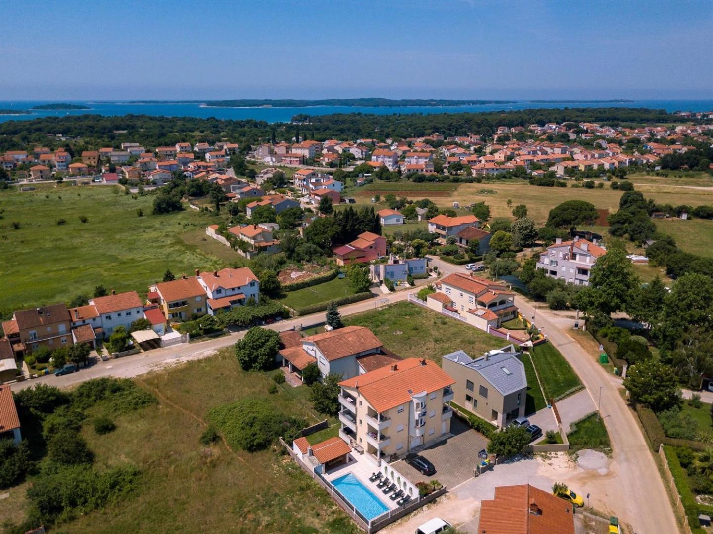 Villa Vita Apartments & Studios With Common Pool Valbandon Eksteriør bilde
